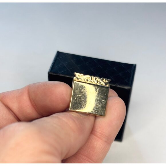 Gold-Plated Square Cufflinks With Ornate Detailing In Black Gift Box - Picture 4 of 7